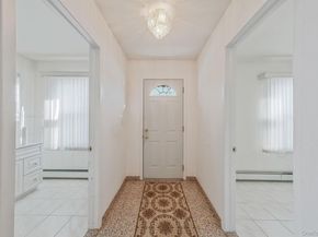 36 Frost Pond Road, Glen Cove NY 11542