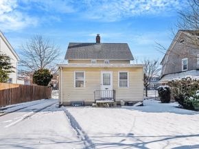 36 Frost Pond Road, Glen Cove NY 11542
