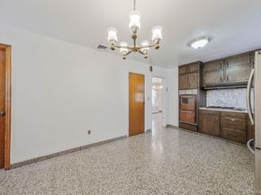 36 Frost Pond Road, Glen Cove NY 11542