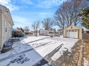 36 Frost Pond Road, Glen Cove NY 11542