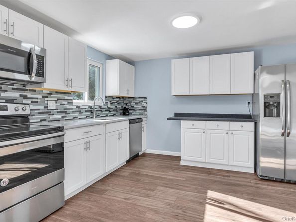 6 Anne Drive, Selden NY 11784