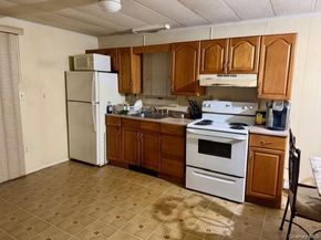 42 Village Circle S, Manorville NY 11949