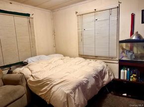 42 Village Circle S, Manorville NY 11949