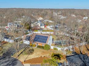 12 Yellowstone Court, Coram NY 11727