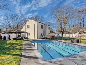 12 Yellowstone Court, Coram NY 11727