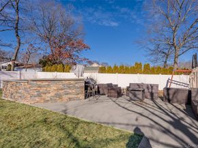 12 Yellowstone Court, Coram NY 11727