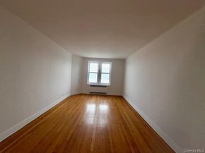 114-20 Queens Boulevard E 8, Forest Hills NY 11375