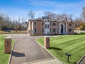 24 Landview Drive, Dix Hills NY 11746