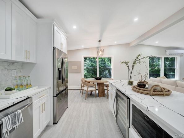 644 Bread And Cheese Hollow Road, Northport NY 11768