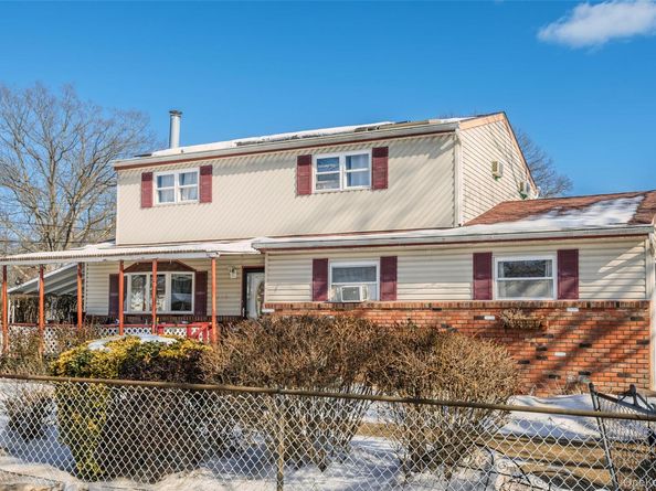 239 Washington Avenue, Amityville NY 11701