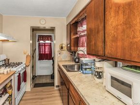 62 Ash Street, Valley Stream NY 11580
