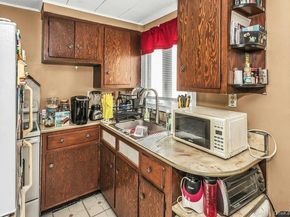 62 Ash Street, Valley Stream NY 11580