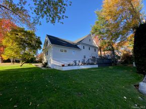 299 STRATTON Road, New Rochelle NY 10804