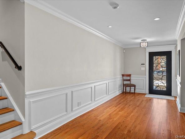 299 STRATTON Road, New Rochelle NY 10804