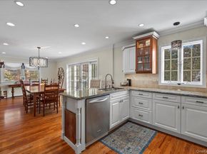 299 STRATTON Road, New Rochelle NY 10804