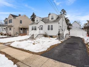 7 Cambridge Avenue, Bethpage NY 11714