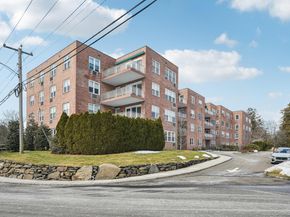 4 Putnam Hill 4F, Greenwich NY 06830