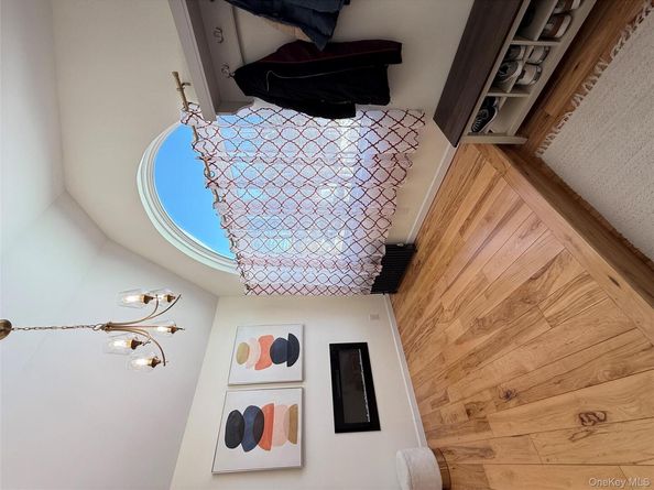 16 Sportsmans Avenue, Freeport NY 11520