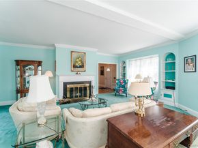 154 Wellington Road, Garden City NY 11530