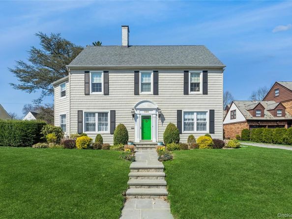 154 Wellington Road, Garden City NY 11530