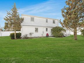53 Canterbury Lane, North Babylon NY 11703