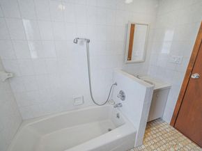 53 Canterbury Lane, North Babylon NY 11703