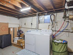 53 Canterbury Lane, North Babylon NY 11703