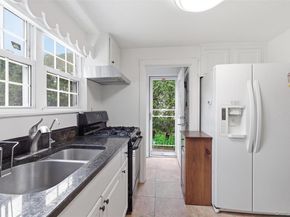 47 Onderdonk Avenue, Manhasset NY 11030