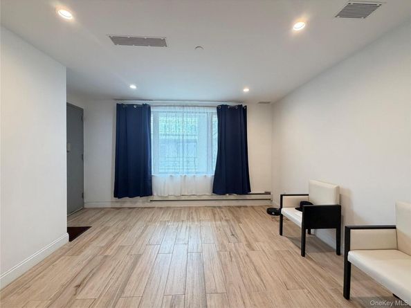 136-20 Booth Memorial Avenue 3K, Flushing NY 11355