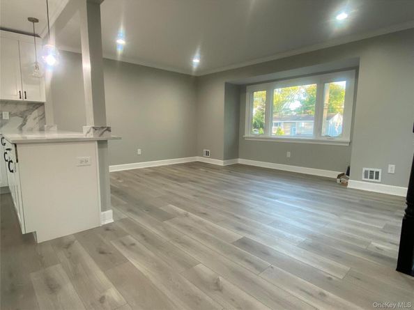 17 Berkeley Avenue, Selden NY 11784