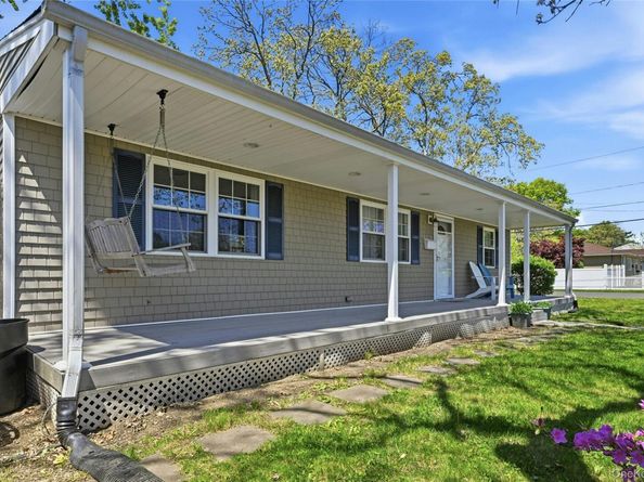 226 W 5th Street, Deer Park NY 11729