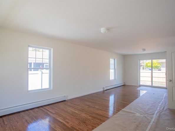 33 Dressel, Mastic NY 11950