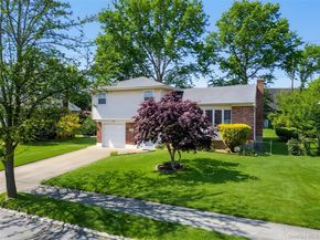 42 Edna Drive, Syosset NY 11791