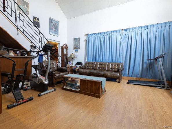 2492 2nd Street, East Meadow NY 11554