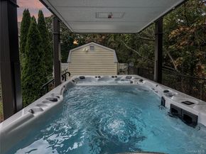 5 Province Drive, South Setauket NY 11720