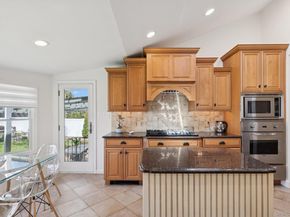15 Wayland Road, Plainview NY 11803