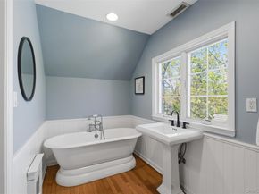 42 Mulberry Lane, New Rochelle NY 10804
