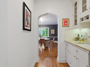 42 Mulberry Lane, New Rochelle NY 10804