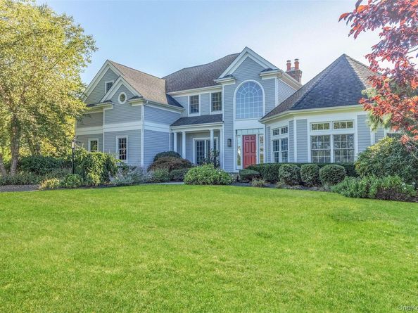 350 Laurel Way, Laurel NY 11948