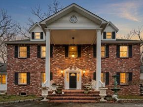 48 Private Road, Calverton NY 11933