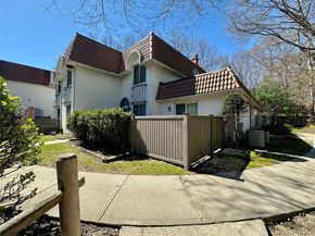 280 Brettonwoods Drive, Coram NY 11727
