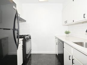 3 Birchwood Court 5O, Mineola NY 11501