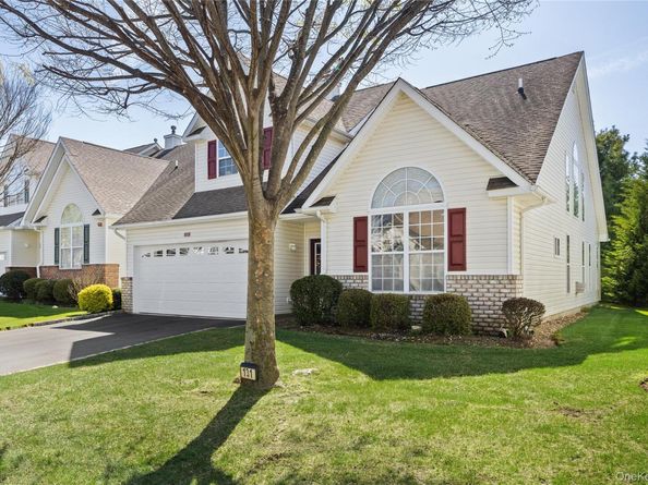 131 Constantine Way, Mount Sinai NY 11766