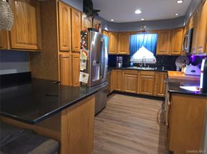 522 Rowlinson Drive, Shirley NY 11967