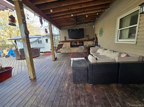 522 Rowlinson Drive, Shirley NY 11967