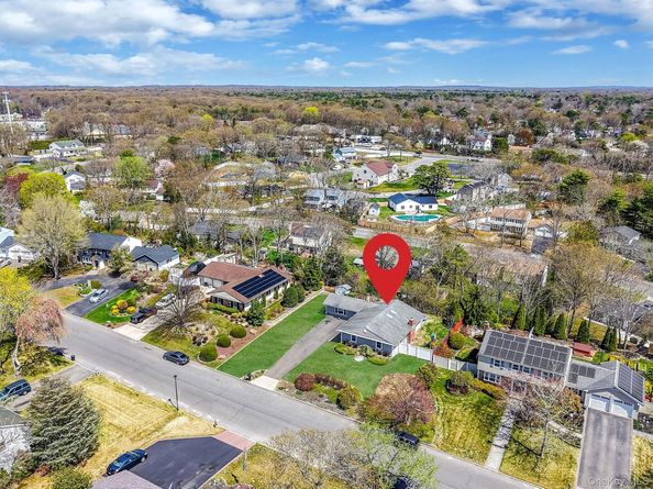 5 Whinstone Street, Coram NY 11727