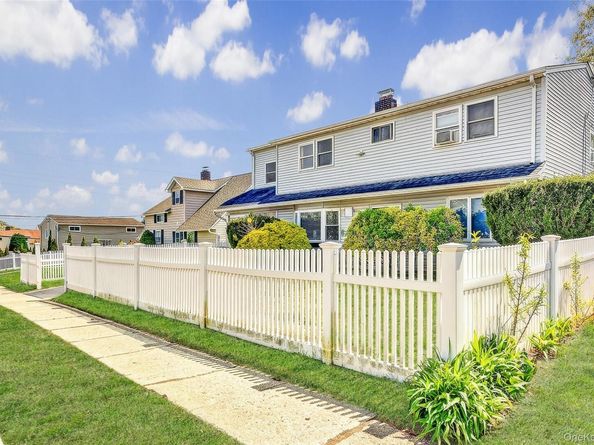 50 Gleaner Lane, Levittown NY 11756