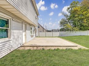 50 Gleaner Lane, Levittown NY 11756