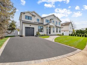 2 Winters Court, Plainview NY 11803
