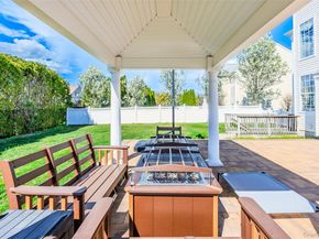 32 Avolet Court, Mount Sinai NY 11766